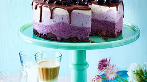 Blaubeer-Ombre-Eistorte Rezept - Foto: LECKER @ Bauer Media Group