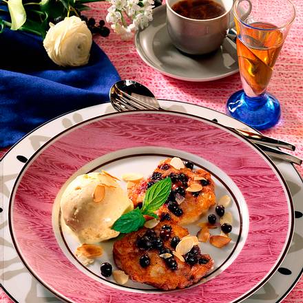 Blaubeerküchlein mit Vanilleeis Rezept