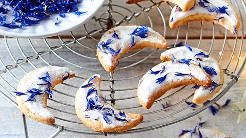 Blaue Monde mit Kornblumen Rezept - Foto: House of Food / Bauer Food Experts KG