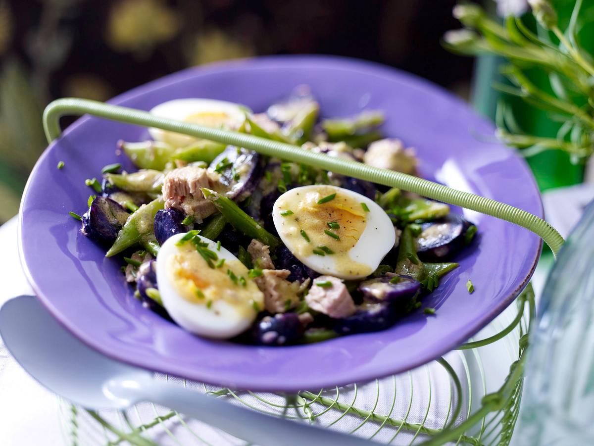 Blauer Kartoffelsalat mit Thunfisch und Dijoncreme Rezept