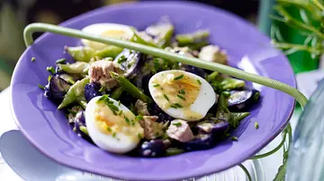 Blauer Kartoffelsalat mit Thunfisch und Dijoncreme Rezept - Foto: LECKER @ Bauer Media Group