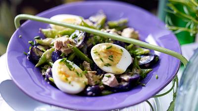 Blauer Kartoffelsalat mit Thunfisch und Dijoncreme Rezept - Foto: House of Food / Bauer Food Experts KG