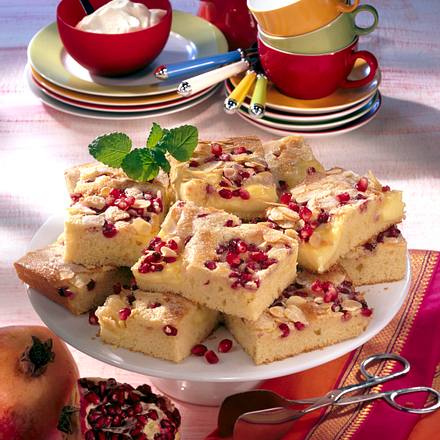 Blechkuchen mit Granatäpfeln Rezept Blechkuchen mit Granatäpfeln Rezept