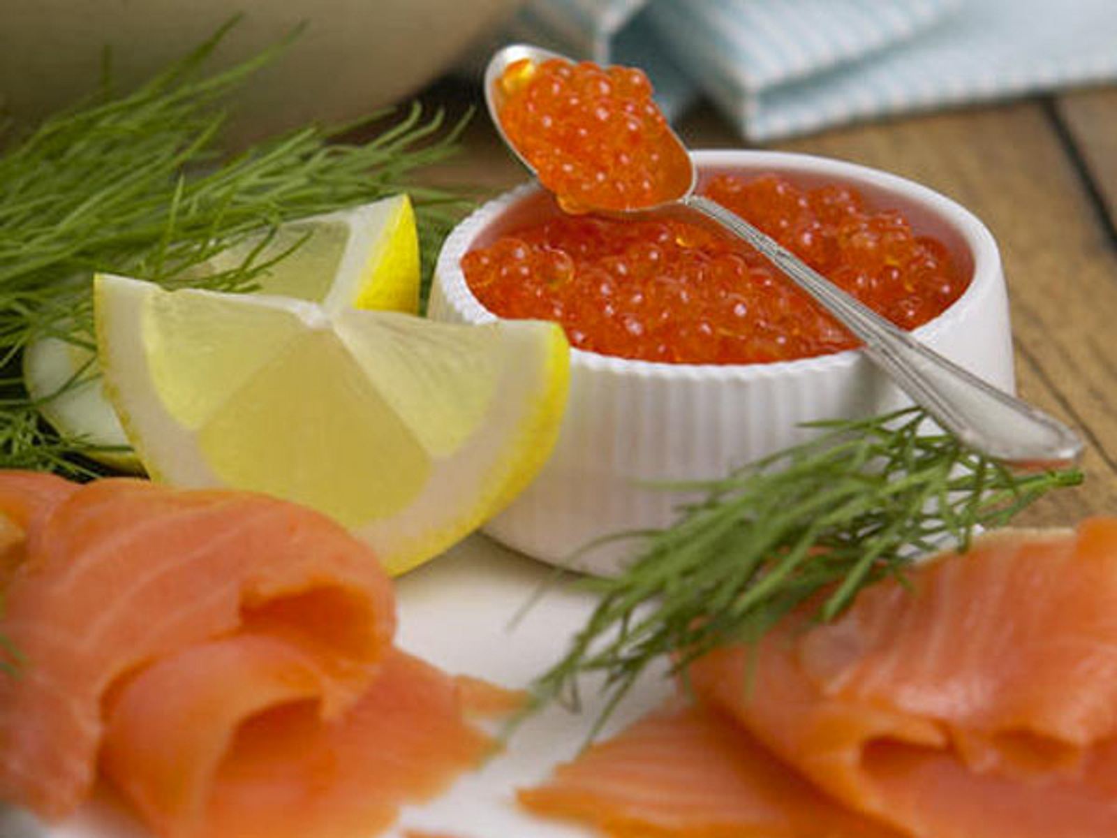 Blini mit Lachs und Kaviar - so geht&amp;#39;s | LECKER