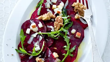 Blitz-Carpaccio mit Roter Bete & Birne Rezept - Foto: LECKER @ Bauer Media Group