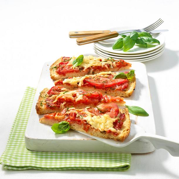 Blitz-Pizza mit krausen Tomaten Rezept