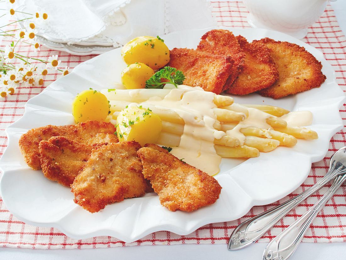 Blitzhollandaise zu Spargel und zweierlei Schnitzel Rezept Blitzhollandaise zu Spargel und zweierlei Schnitzel Rezept