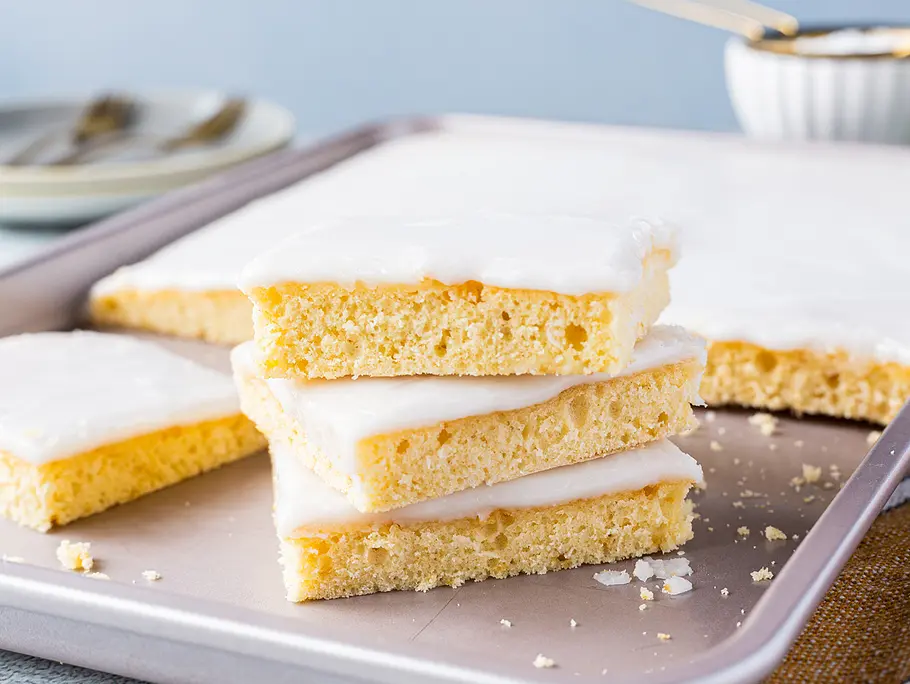 Blitzkuchen mit Zuckerguss Blitzkuchen mit Zuckerguss
