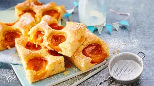 Blitzschneller Becher-Kuchen Rezept - Foto: LECKER @ Bauer Media Group Blitzschneller Becher-Kuchen Rezept - Foto: LECKER @ Bauer Media Group
