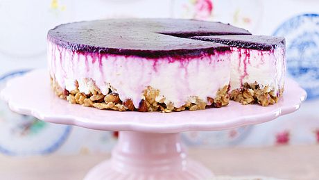 Blueberry-Cream-Cheesecake mit Crunchyboden Rezept - Foto: House of Food / Bauer Food Experts KG