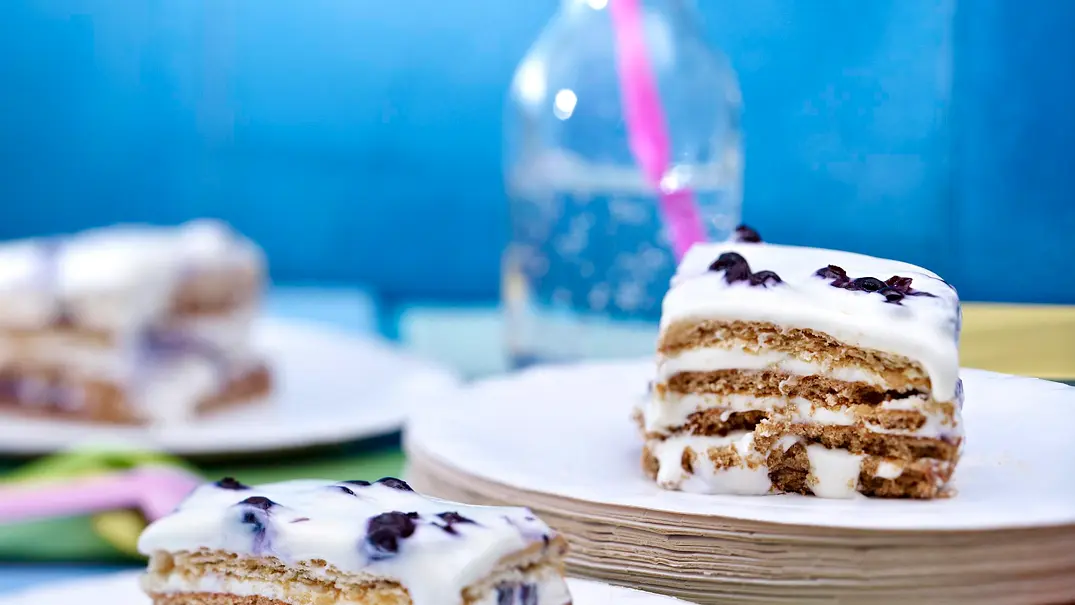 Blueberry-Squares Rezept - Foto: LECKER @ Bauer Media Group Blueberry-Squares Rezept - Foto: LECKER @ Bauer Media Group