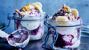 Blueberry Sundae mit Nicecream Rezept - Foto: LECKER @ Bauer Media Group Blueberry Sundae mit Nicecream Rezept - Foto: LECKER @ Bauer Media Group