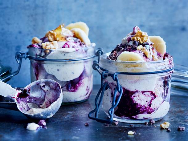 Blueberry Sundae mit Nicecream Rezept Blueberry Sundae mit Nicecream Rezept