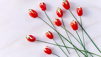 Blümchen mit Doppelrahmstufe Rezept - Foto: LECKER @ Bauer Media Group
