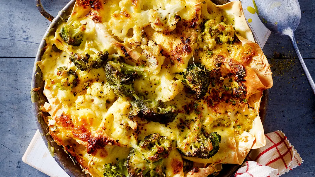 Blumenkohl-Brokkoli-Lasagne Rezept - Foto: LECKER @ Bauer Media Group Blumenkohl-Brokkoli-Lasagne Rezept - Foto: LECKER @ Bauer Media Group