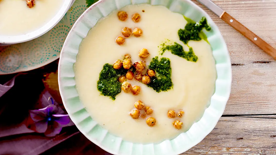 Blumenkohl-Kartoffel-Cremesuppe Rezept - Foto: LECKER @ Bauer Media Group Blumenkohl-Kartoffel-Cremesuppe Rezept - Foto: LECKER @ Bauer Media Group