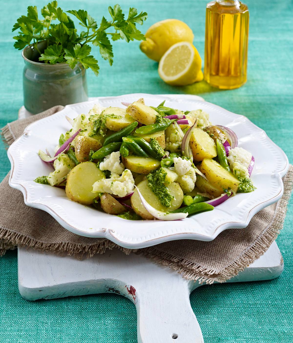 Blumenkohl-Kartoffelsalat mit Kräutern Rezept