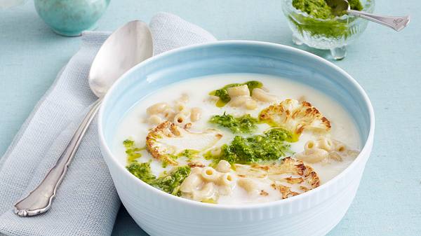 Blumenkohl-Käsesuppe mit Vollkornnudeln Rezept - Foto: Stellmach, Peter