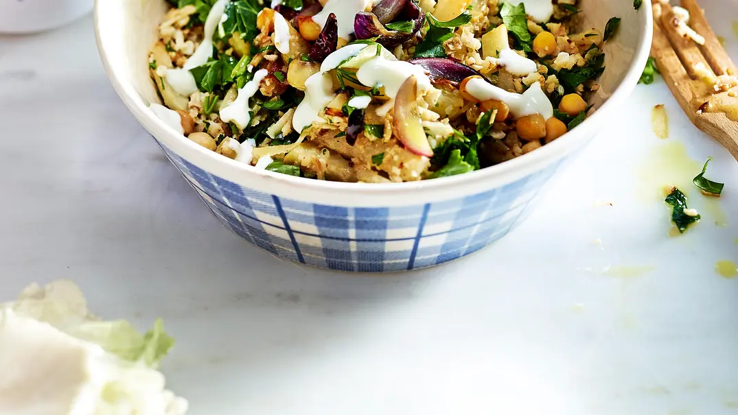 Blumenkohl nach Couscousart mit Joghurt Rezept - Foto: LECKER @ Bauer Media Group Blumenkohl nach Couscousart mit Joghurt Rezept - Foto: LECKER @ Bauer Media Group