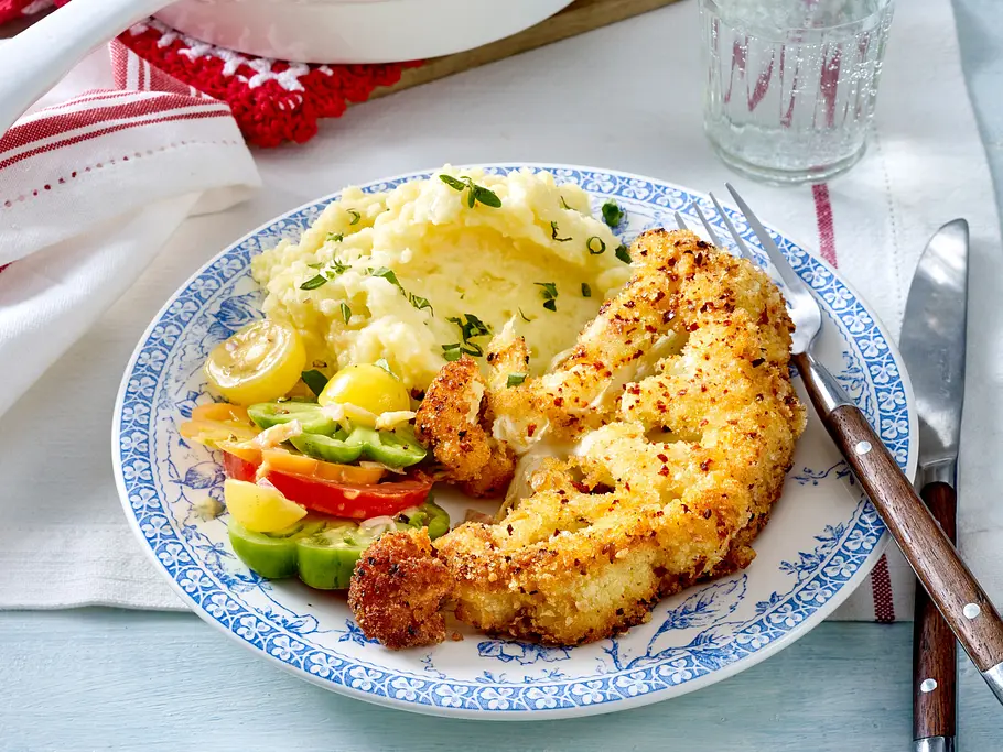 Blumenkohl-Schnitzel mit Chili-Panade Rezept Blumenkohl-Schnitzel mit Chili-Panade Rezept