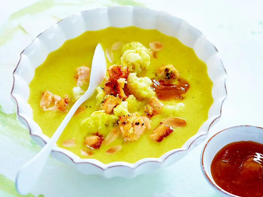 Blumenkohlcurrysuppe mit Lachs Blumenkohlcurrysuppe mit Lachs Rezept