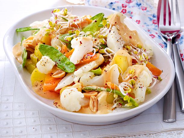 Blumenkohlsalat mit Erdnusssoße Rezept