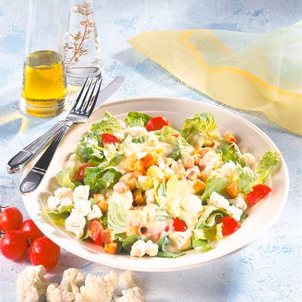 Blumenkohlsalat mit Croûtons Rezept Blumenkohlsalat mit Croûtons Rezept