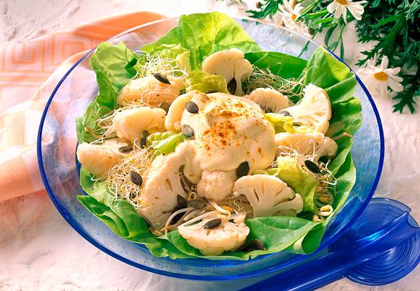 Blumenkohlsalat mit Currysahne Rezept Blumenkohlsalat mit Currysahne Rezept