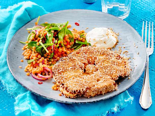 Blumenkohlschnitzel mit Amaranthpanade Rezept Blumenkohlschnitzel mit Amaranthpanade Rezept
