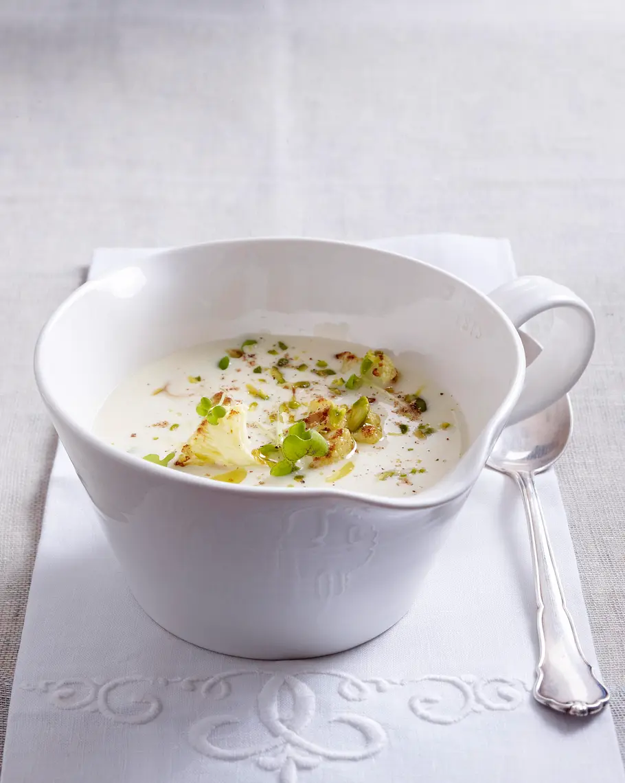 Blumenkohlsuppe mit Pistazien Rezept