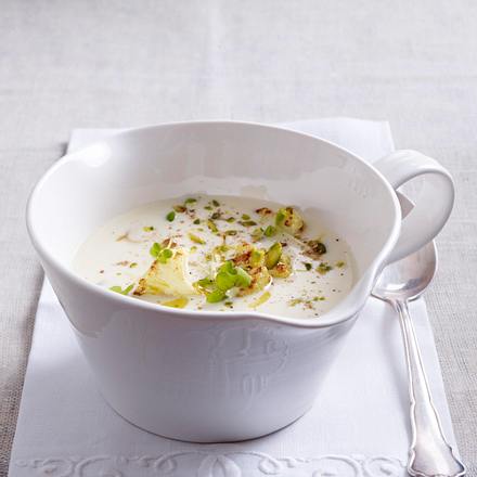 Blumenkohlsuppe mit Pistazien Rezept