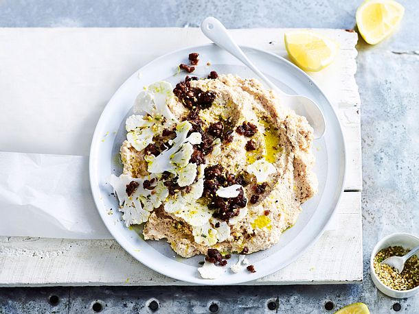 Blummus mit wildem Krümelcrunch Rezept Blummus mit wildem Krümelcrunch Rezept