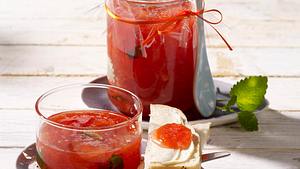 Blutorangenmarmelade mit Aperol und Zitronenmelisse Rezept - Foto: House of Food / Bauer Food Experts KG