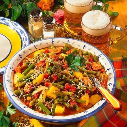 Bohnen-Kartoffel-Gulasch Rezept Bohnen-Kartoffel-Gulasch Rezept