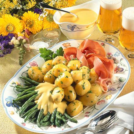 Bohnen-Kartoffel-Platte zu Schinken Rezept Bohnen-Kartoffel-Platte zu Schinken Rezept