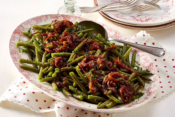 Bohnen mit karamellisierten Röstzwiebeln Rezept Bohnen mit karamellisierten Röstzwiebeln Rezept