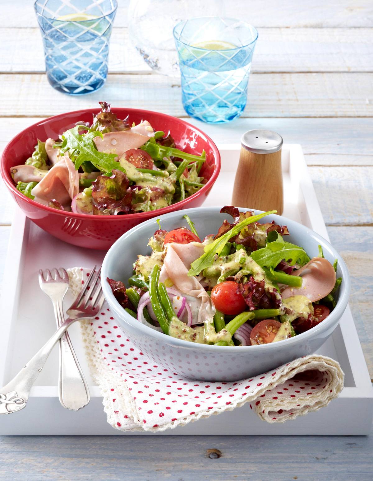 Bohnen-Mortadella-Salat mit Senf-Vinaigrette Rezept