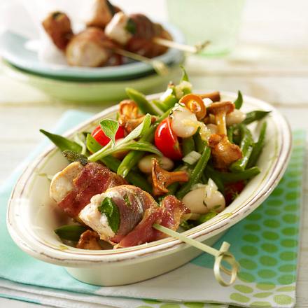 Bohnen-Pfifferlingsalat mit Hähnchen-Spießchen Rezept Bohnen-Pfifferlingsalat mit Hähnchen-Spießchen Rezept
