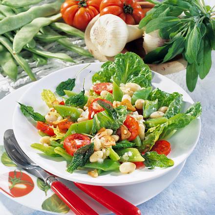 Bohnen-Salat mit gebackenem Salbei Rezept Bohnen-Salat mit gebackenem Salbei Rezept