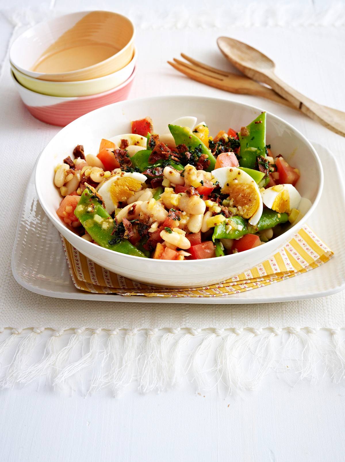 Bohnen-Tomaten-Salat mit Kartoffel-Schinken-Gremolata Rezept