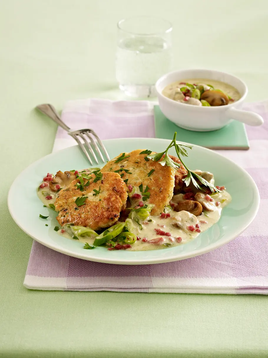 Bohnenbratlinge zu Champignon-Schinken-Soße Rezept Bohnenbratlinge zu Champignon-Schinken-Soße Rezept