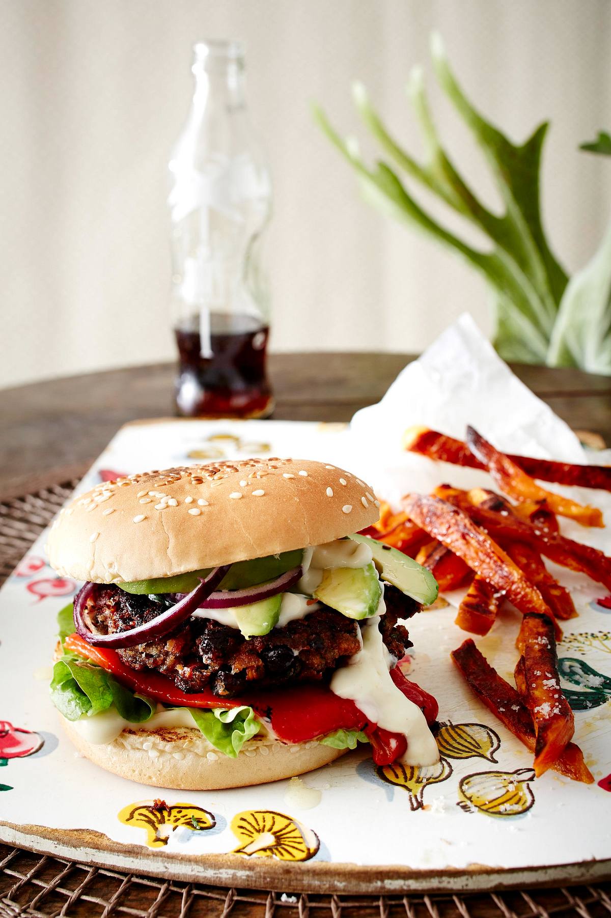 Bohnenburger mit Süßkartoffel-Pommes Rezept