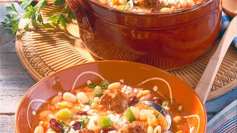 Bohneneintopf mit Mettbällchen Rezept - Foto: Maass