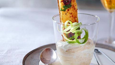 Bohnenmousse mit Olivencroûtons Rezept - Foto: House of Food / Bauer Food Experts KG