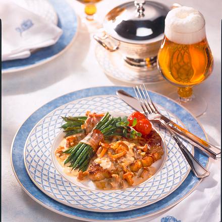 Bohnenpäckchen mit Pfifferlingsrahm und Rumpsteak Rezept Bohnenpäckchen mit Pfifferlingsrahm und Rumpsteak Rezept