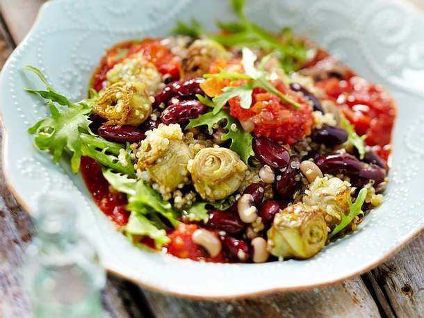 Bohnenpfanne mit Quinoa und gebratenen Artischockenherzen Rezept Bohnenpfanne mit Quinoa und gebratenen Artischockenherzen Rezept