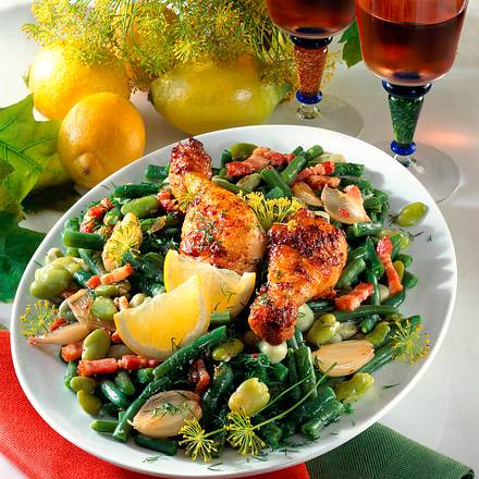 Bohnensalat mit Hähnchenkeulen Rezept Bohnensalat mit Hähnchenkeulen Rezept