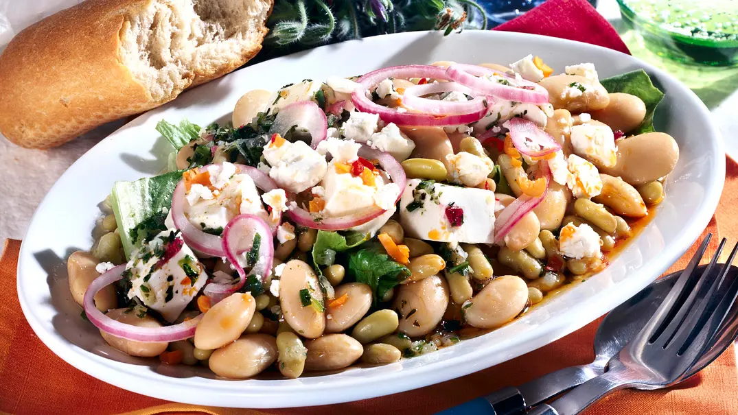Bohnensalat mit Schafskäse Rezept - Foto: LECKER @ Bauer Media Group