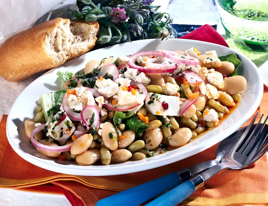 Bohnensalat mit Schafskäse Rezept Bohnensalat mit Schafskäse Rezept