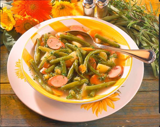 Bohnentopf mit Würstchen Rezept Bohnentopf mit Würstchen Rezept